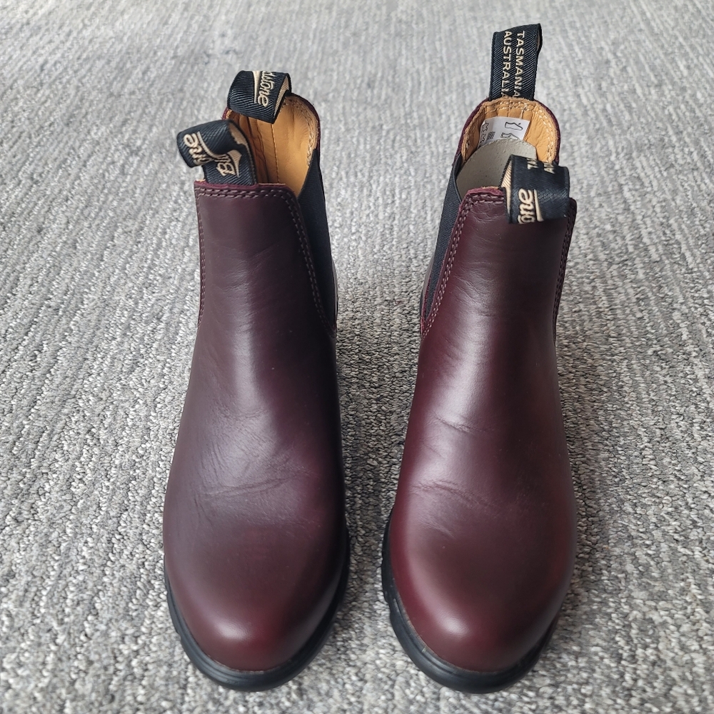 Blundstone Chelsea Boots in Dark Brown and Black - Picture 7 of 15